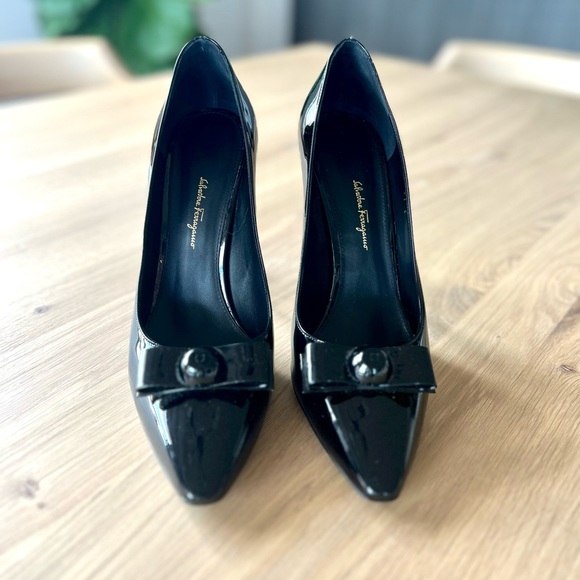 Ferragamo “Vara” Pumps [11 Women’s] - Picture 8 of 13